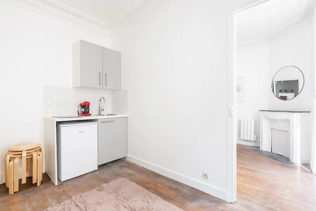 Appartement Lumineux Et Moderne 14eme Parijs